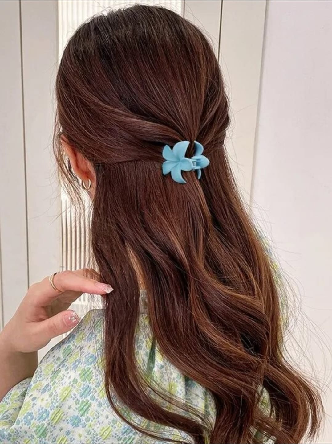 imgi_52_29d5a9bf05ad83d550d9499cfd4732f0 Tawakkal Mart 4 Pcs Small Mixed Colors Hair Claw Clips for Women and Girls, Matte Claw Flower Shaped By Tawakkal Mart - Image 1