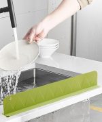 Silicone Sink Splash Guard for Kitchen and Bathroom, Anti-Spill Faucet Splash Stopper, Kitchen Sink Splash Guard, Flexible Oil-Proof Water Baffle Plate with Strong Suction Cups - Image 2