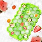 Ice Tray Easy Push Pop Out Square Silicon Ice Cubes Tray Honeycomb Shape Silicone Ice Cube Molds with Lid Flexible Tray for Refrigerator And Freezer