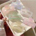 Tawakkal Mart Available in Sets of 6 or as a Single Piece, these Transparent and Matte Solid Hair Claws for Women feature a Rectangular Design. Stylish and Elegant Hair Accessories for Girls and Women