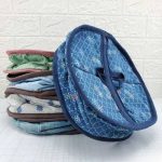 Zipper Roti Cover, Keep your rotis soft and warm for hours with our premium Roti Insulation Bag 🍞 Perfect for home, work, or travel enjoy fresh, hot rotis anytime 🍽️ Made from high-quality material to lock in warmth and preserve freshness 🔥 Never settl
