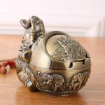 Retro Windproof Ashtray with Lid Zinc Alloy Elephant Styling - Image 4