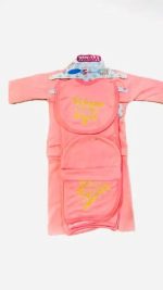 TinyKids.pk |Newborn Baby Baba WELCOME TO THE WORLD STARTER Set 5 pice clothes for boys and girls 5 in 1 pice ,Trending newborn baby outfits for first arrival 0-3 Month’s Latest newborn babies apparel , Affordable newborn babies fashion newborn babies . - Image 3